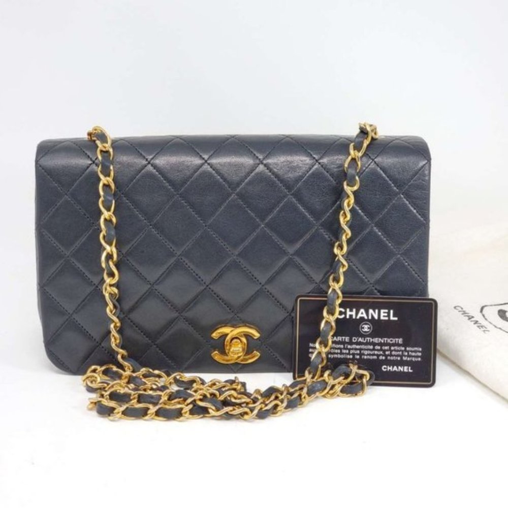 CHANEL 23 Full Flap Vintage 24k Gold Lambskin Bag - Picture 2 of 16